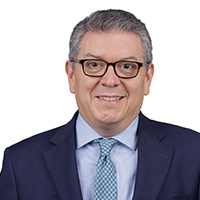 Alvaro J Henao