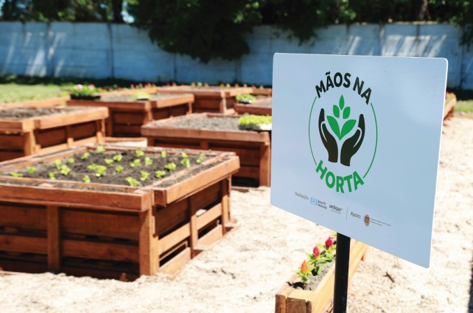Hands in the Garden sign